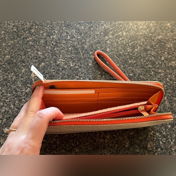 NWT Fossil Sydney Wallet Wristlet Neutral Stripe Peach Leather Accordion Clutch - Picture 3 of 8